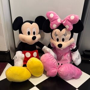 NEW: Disney Mickey and Minnie Mouse Plush Set
